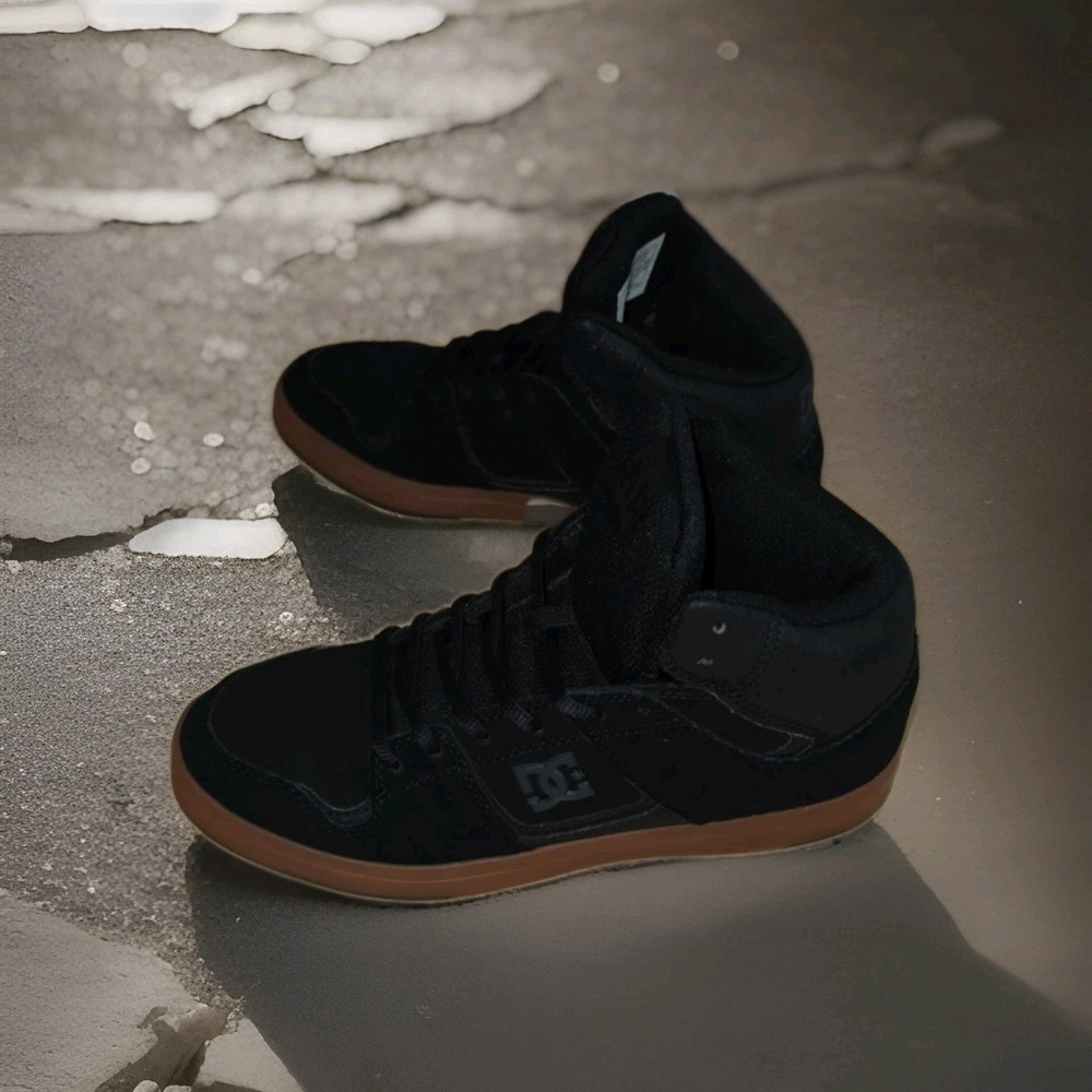 DC Shoes Cure Hi Top Mens Skate Sneakers in Black Gum - 7 US #1149